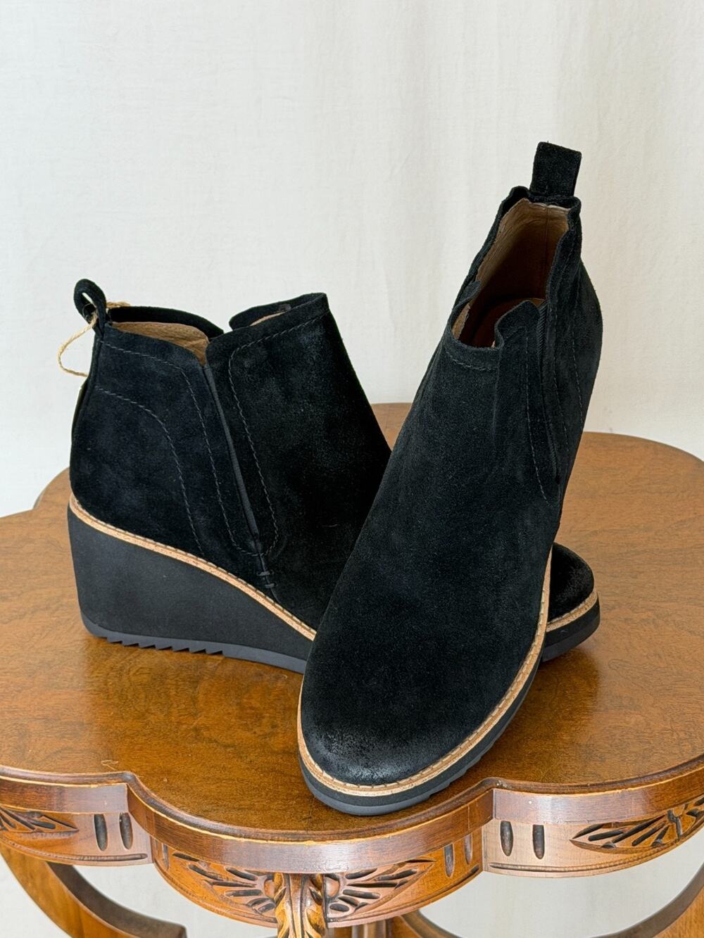 NIB Sofft Emeree Black Suede Wedge Boot Womens #0306 US 9.5